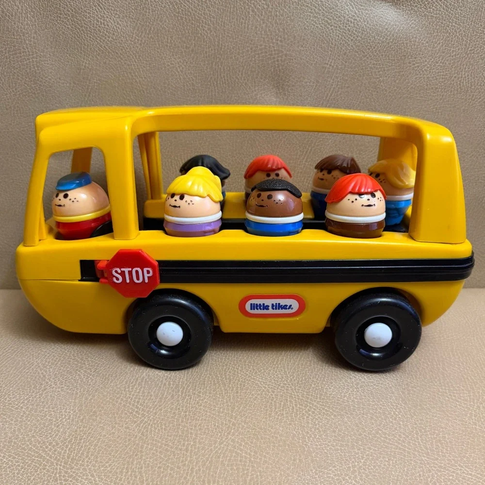 Vintage Little Tikes Yellow School Bus with 8 Toddle Tots Figures Toy